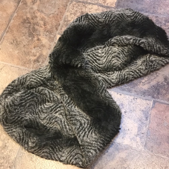 Accessories - Soft faux fur infinity scarf brand new